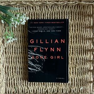 Gone Girl by Gillian Flynn Paperback Book